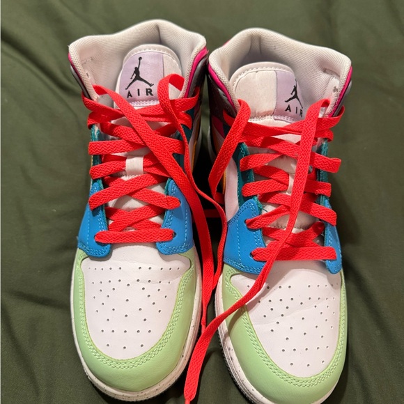 Nike Air Jordan Mid Shoes 7Y/8.5W - Picture 4 of 6